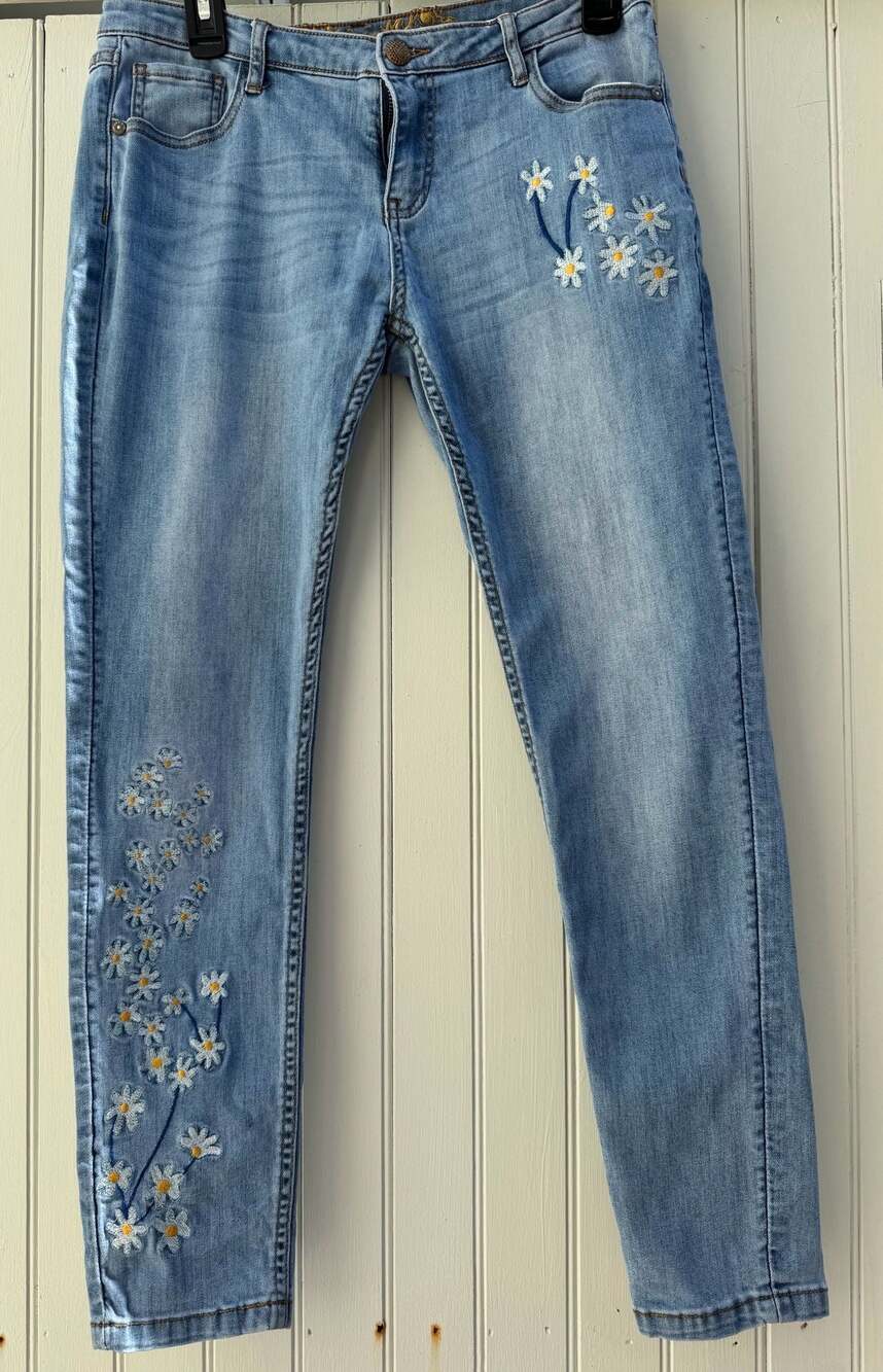 Desigual Women's Embroidered Daisy Jeans Size 32